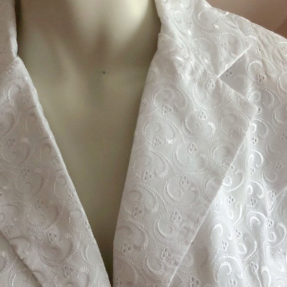 Gorgeous eyelet Tudor Court By Haband crisp white blazer Size L - Picture 7 of 14